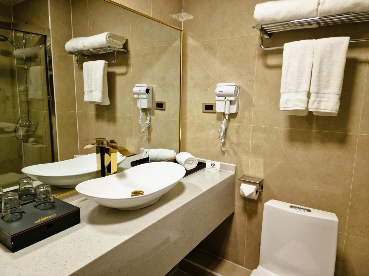 New West Hotel Ulaanbaatar Bagian luar foto