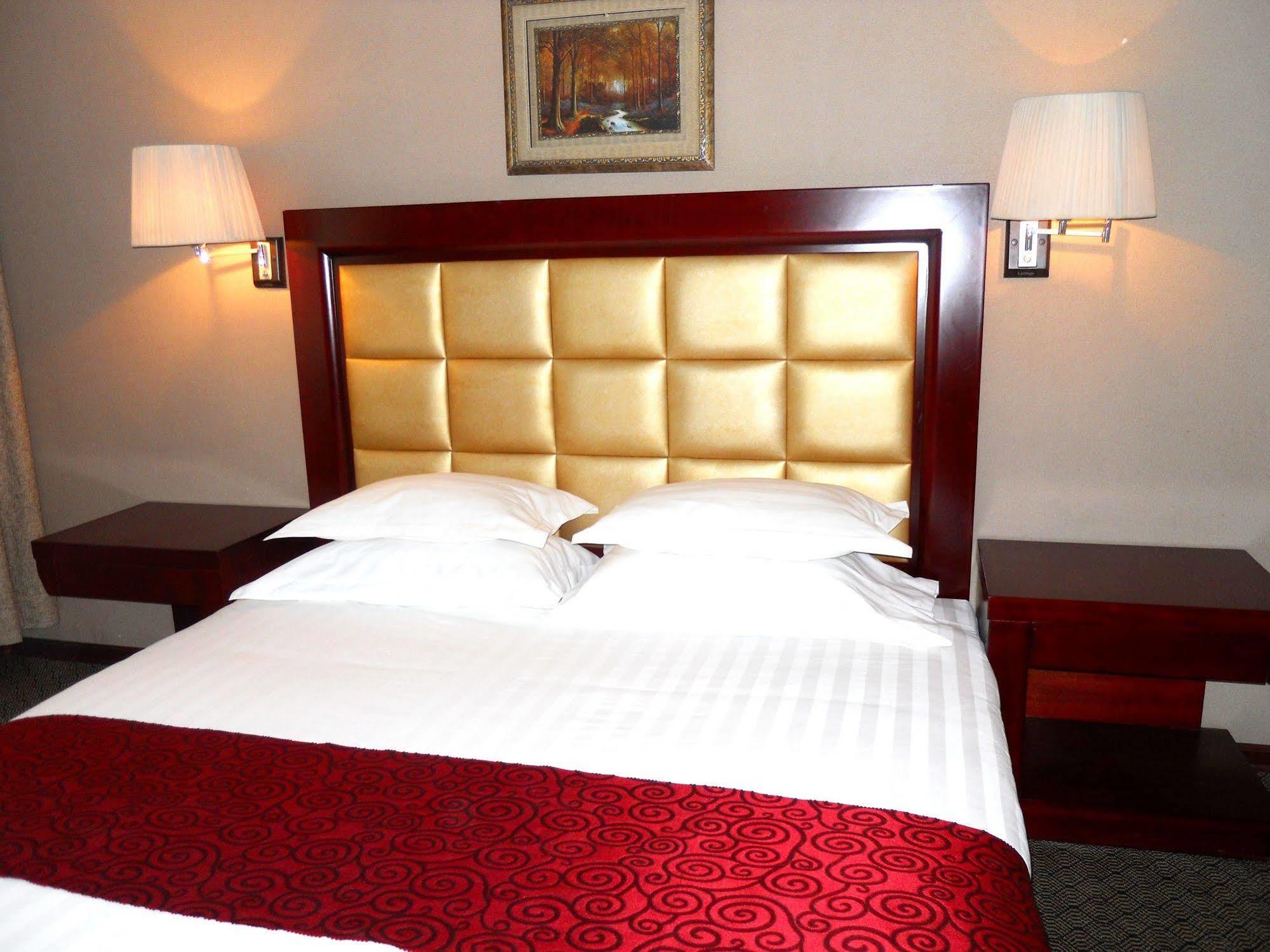 New West Hotel Ulaanbaatar Bagian luar foto