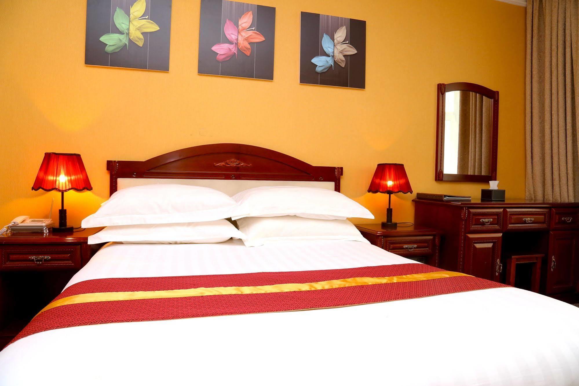 New West Hotel Ulaanbaatar Bagian luar foto